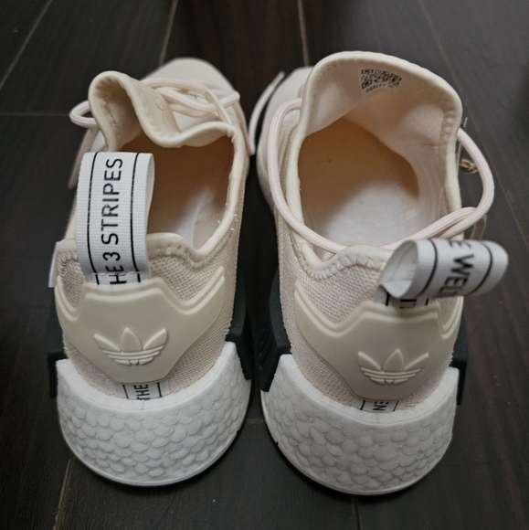 Adidas NMD R1 - Picture 2 of 4